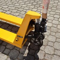 ROČNI PALETNI VILIČAR 2500kg "STANDARD" GUMA